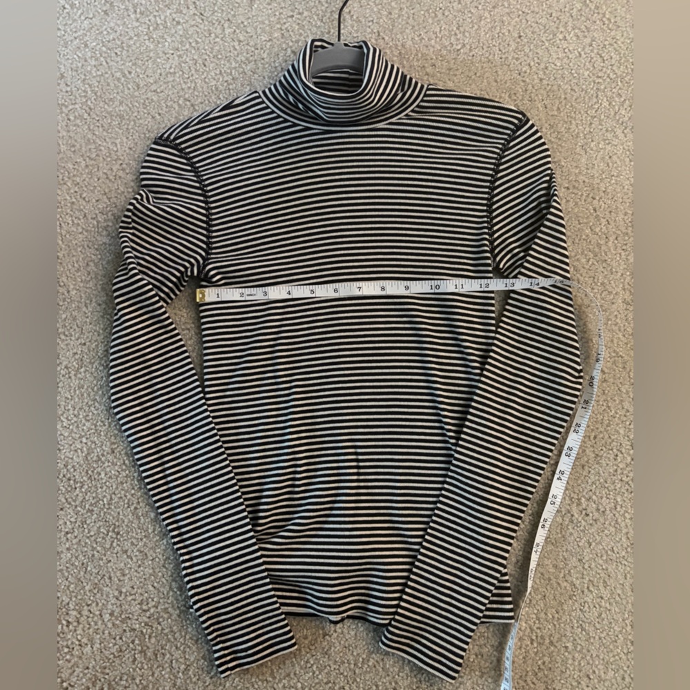 Everlane The Luxe Rib Turtleneck - Picture 8 of 8